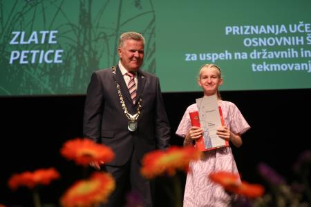 ZLATE PETICE 40A FOTO LJUBO VUKELIČ